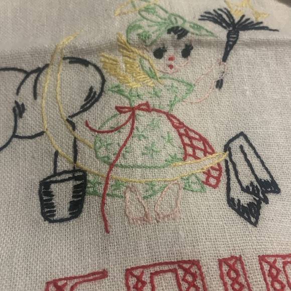 2 Vintage Oversized Embroidered Kitchen Towels.. CLEAN ON FRIDAY / RED BIRD - Picture 3 of 6